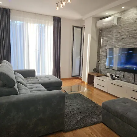 Bc Aria With Garage شقة